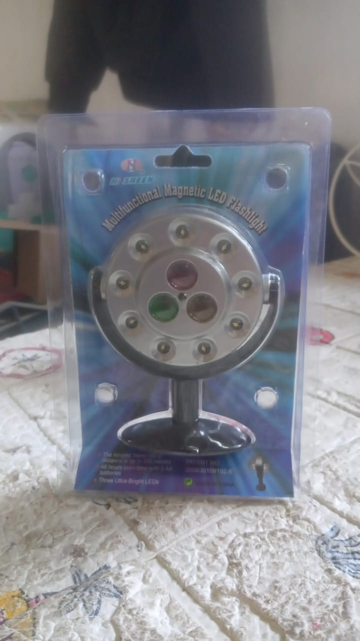 Multifunctional Magnetic LED Flashlight, High Quality waterproof light, Three Ultra-Bright LEDs, Battery Operated LED Light (Battery Not Included) Multifunctional Magnetic LED Flashlight, High Quality waterproof light, Three Ultra-Bright LEDs, Battery Operated LED Light (Battery Not Included)